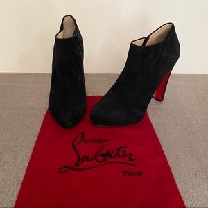 CHRISTIAN LOUBOUTIN BLACK SUEDE BELBA ANKLE BOOT.
